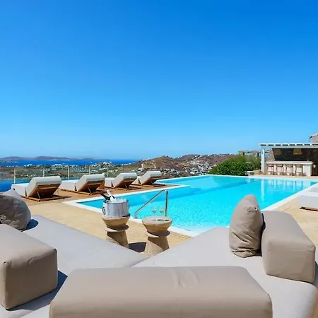 Kymothea, Agios Lazaros Vila