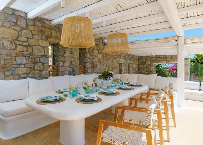 Kymothea, Agios Lazaros Vila *